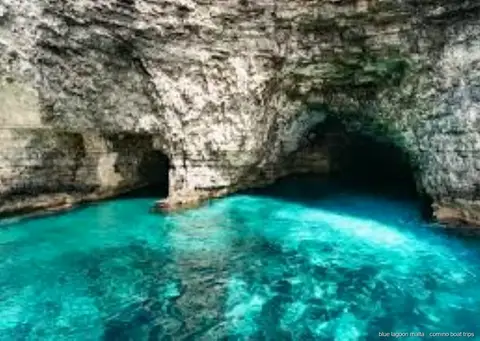 Vista del porto di Mgarr a Gozo dalla crociera Laguna Blu