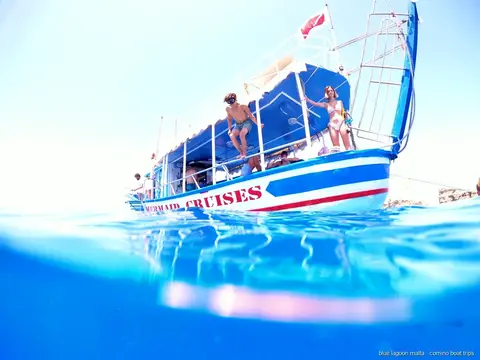 Die Mellieha-Bucht vom Wasser aus auf der Nordroute